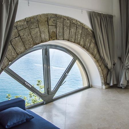 Sunrise Guest House Gaeta Bagian luar foto