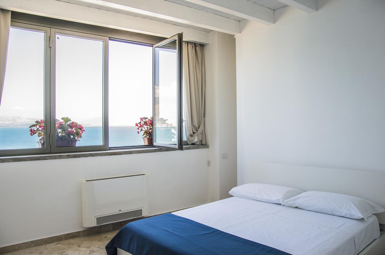 Sunrise Guest House Gaeta Bagian luar foto